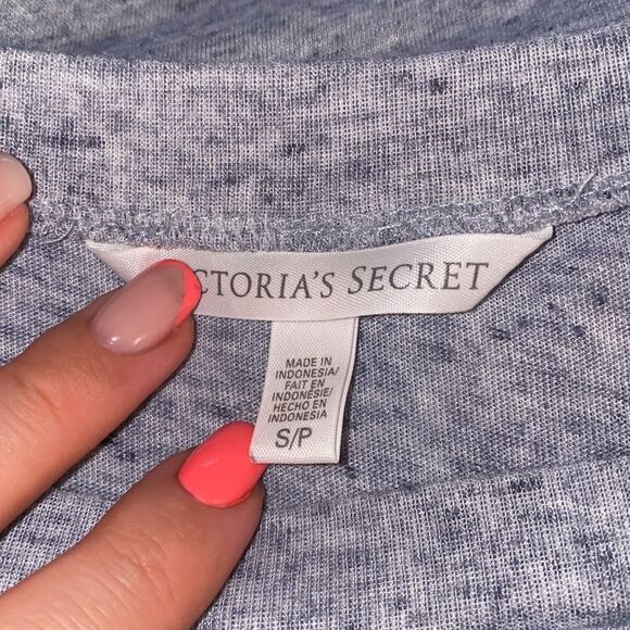 ✨HP✨VS Grey Crew Long Sleeve Lounge Tee✨ - Picture 3 of 4